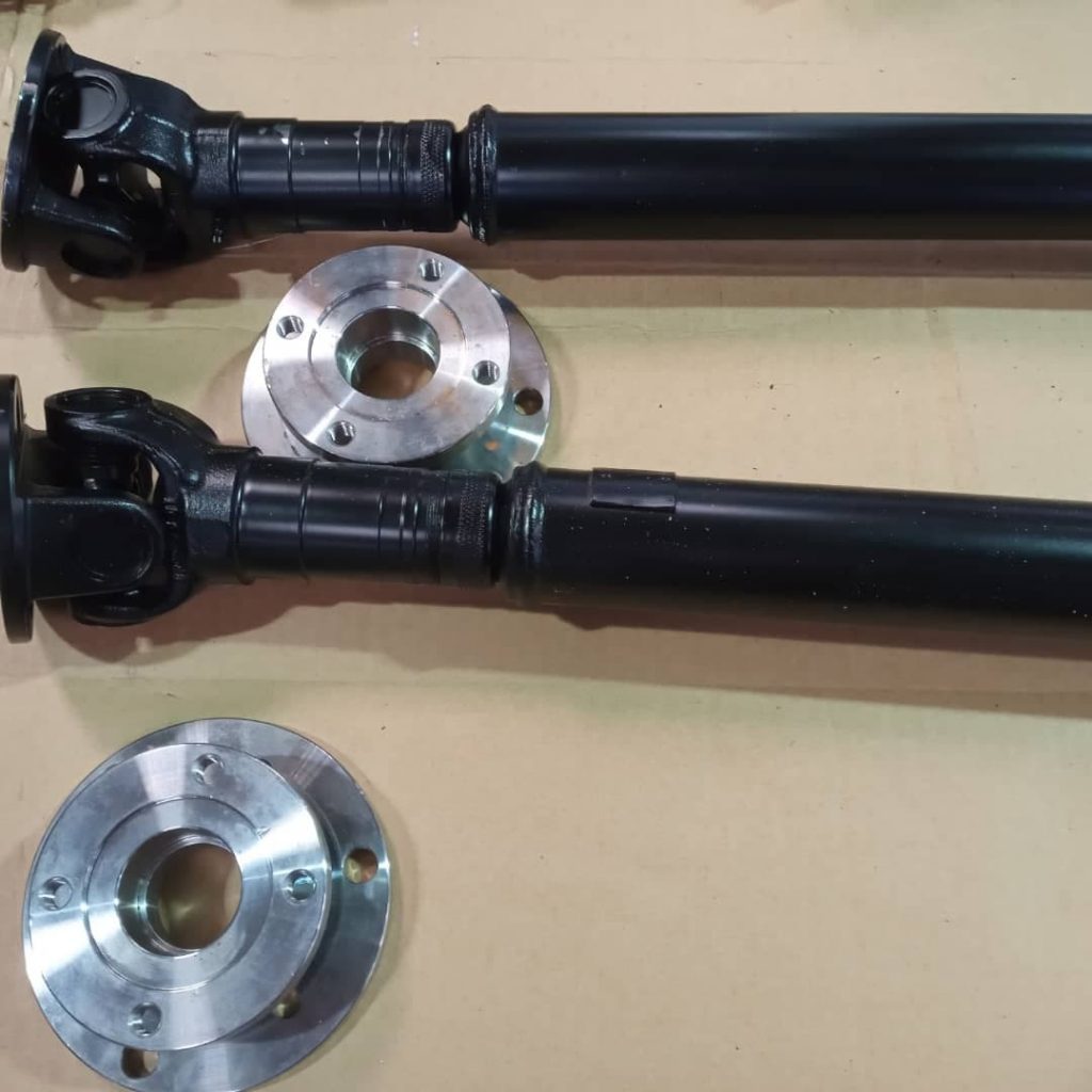 Two piece universaljointed Alfetta racing propshaft